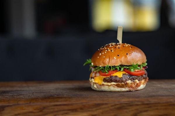 Ny burgerbar? Her er alt du skal bruge til moderne indretning