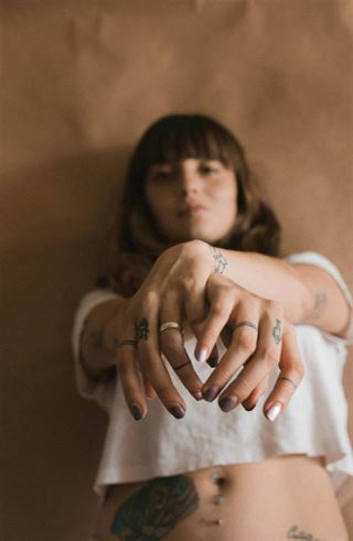 Hvordan fastlægges prisen på en tatovering hos incredibleink.dk?